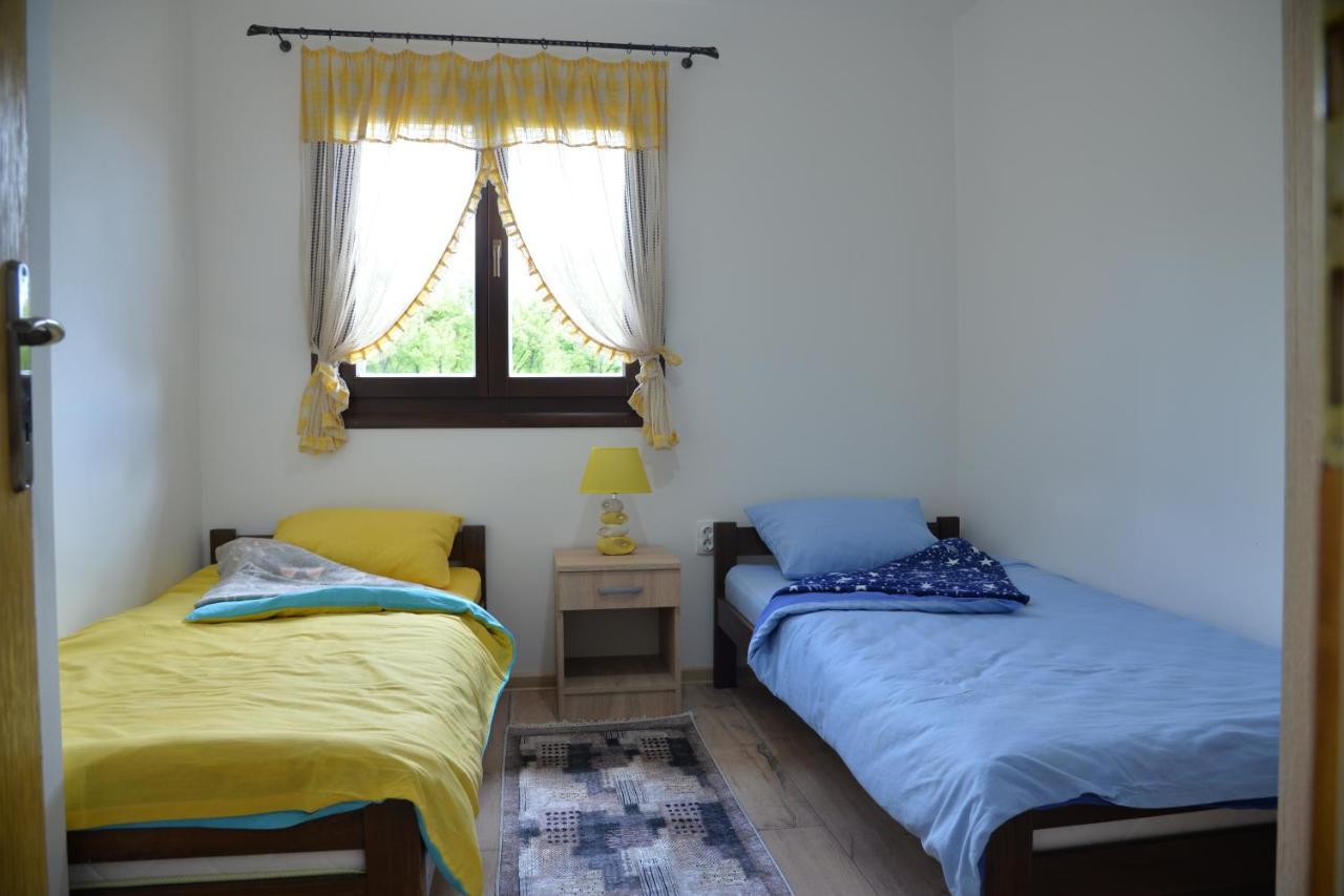 Turizam Koturovic Bed & Breakfast อิวานยิซา ภายนอก รูปภาพ