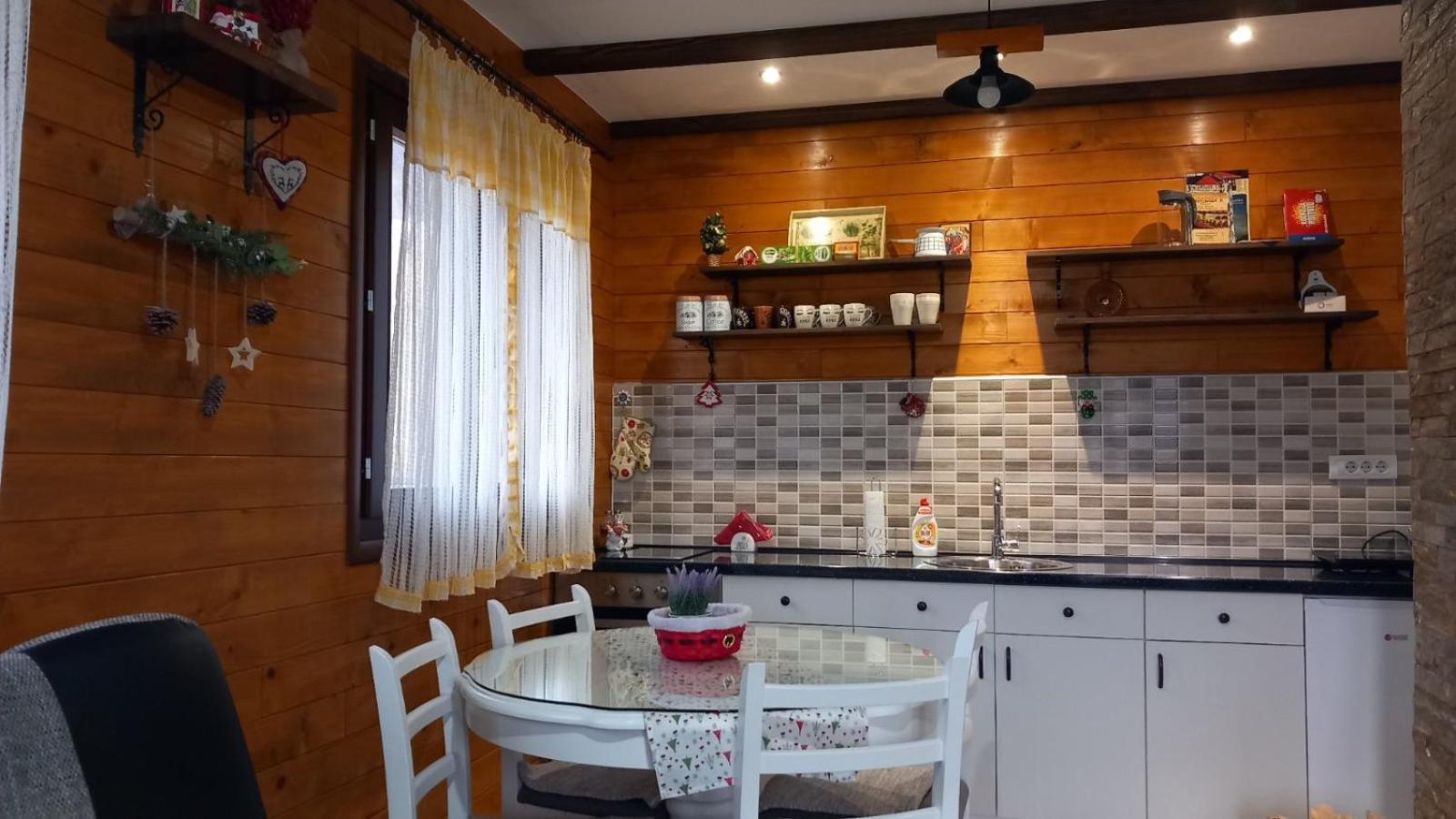 Turizam Koturovic Bed & Breakfast อิวานยิซา ภายนอก รูปภาพ